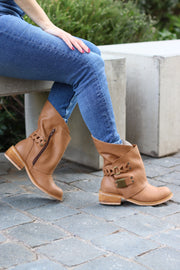 Bootie Julieta Camel